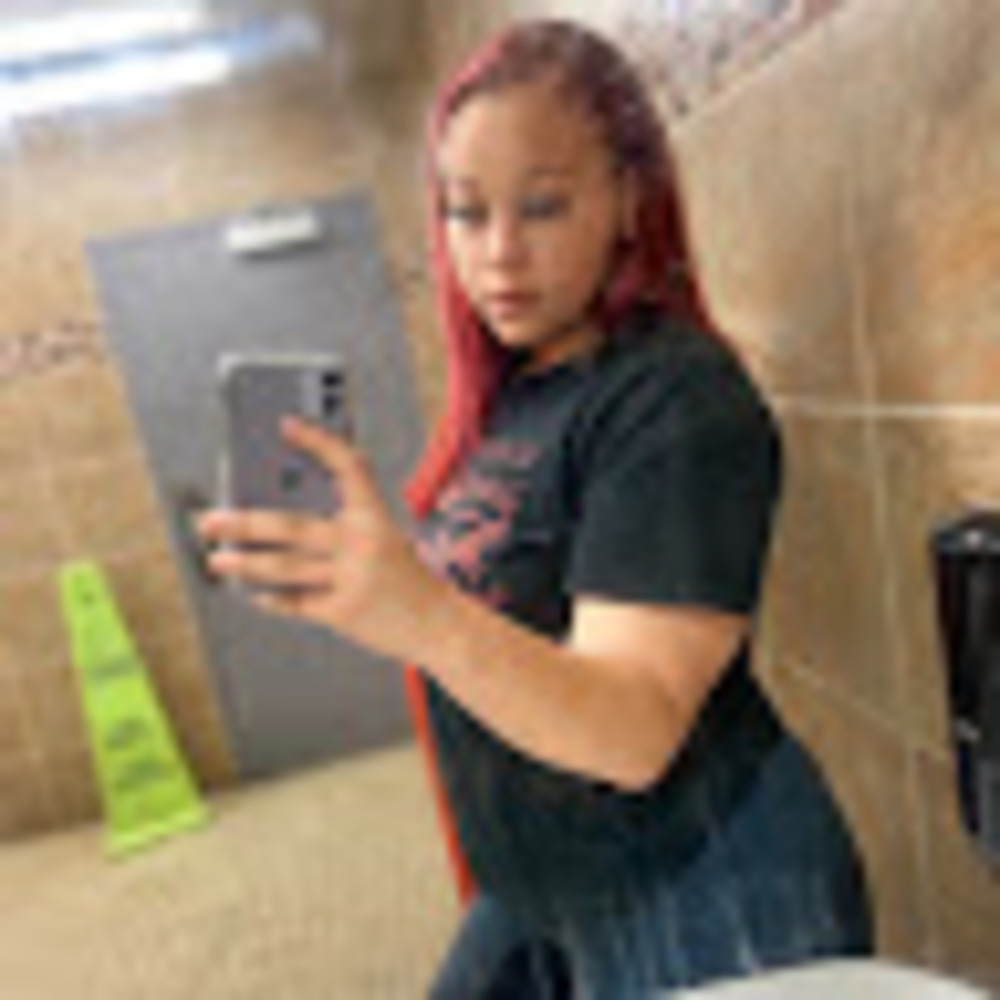 Meet your Posher, Alyssa